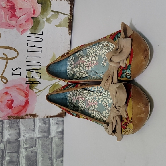 Irregular Choice Vintage Floral Low Heel Pumps Top Bow - Picture 2 of 11